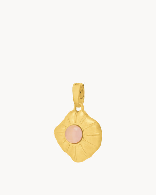 Admiration Shell Pendant, Gold