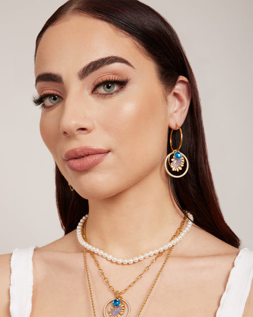 Short Timeless Pearl Charm Chain, Gold