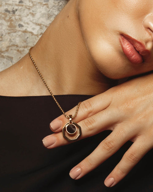 Power Stone Black Cateye Ħabbata Pendant, Gold