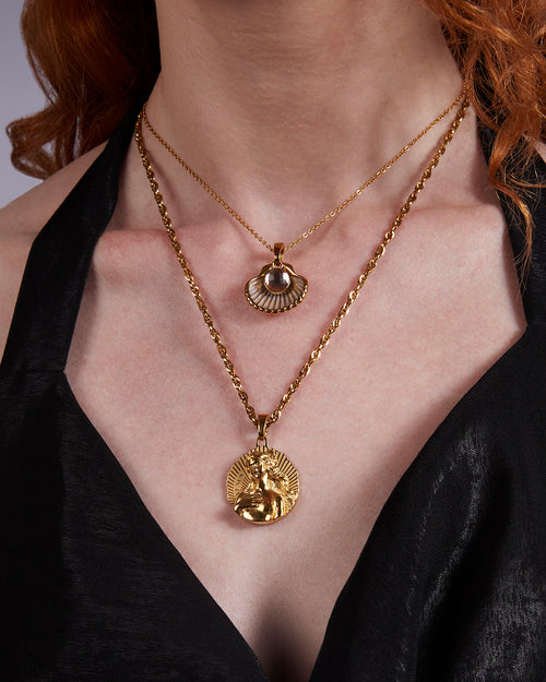 Venus Pendant, Gold