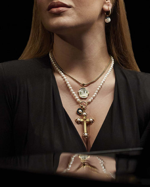 Statement Timeless Salib Pendant, Gold