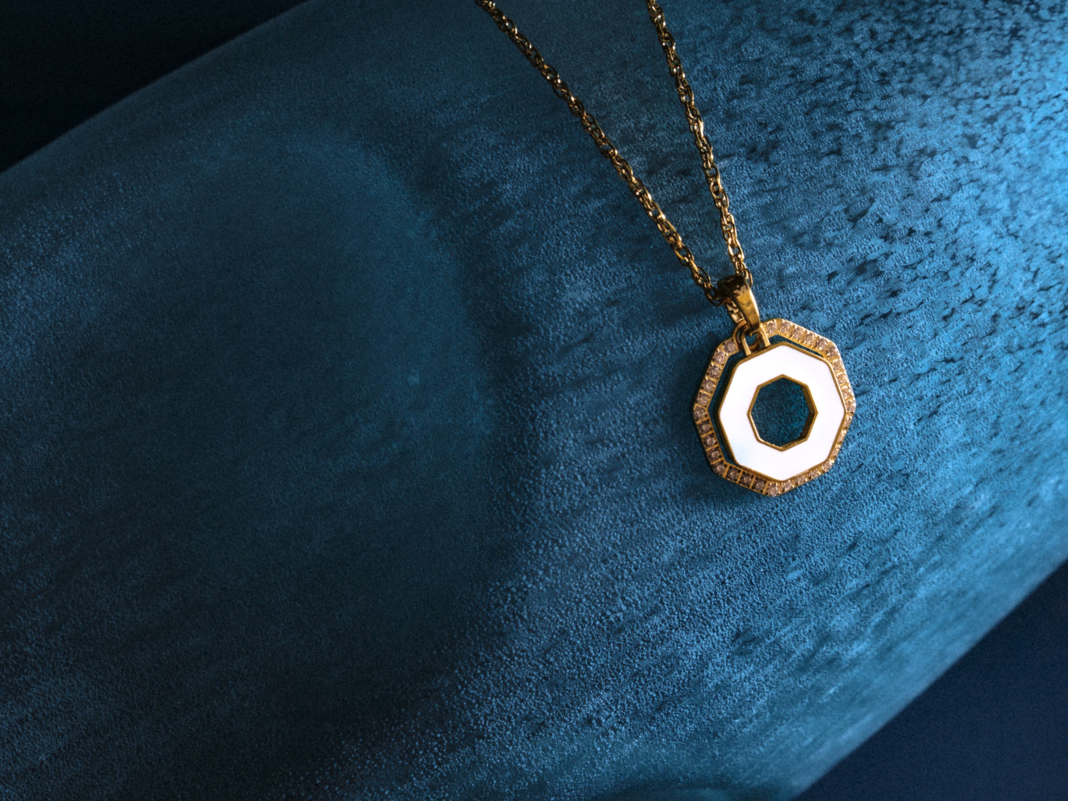 How to pick the right jewellery colour for your skin tone