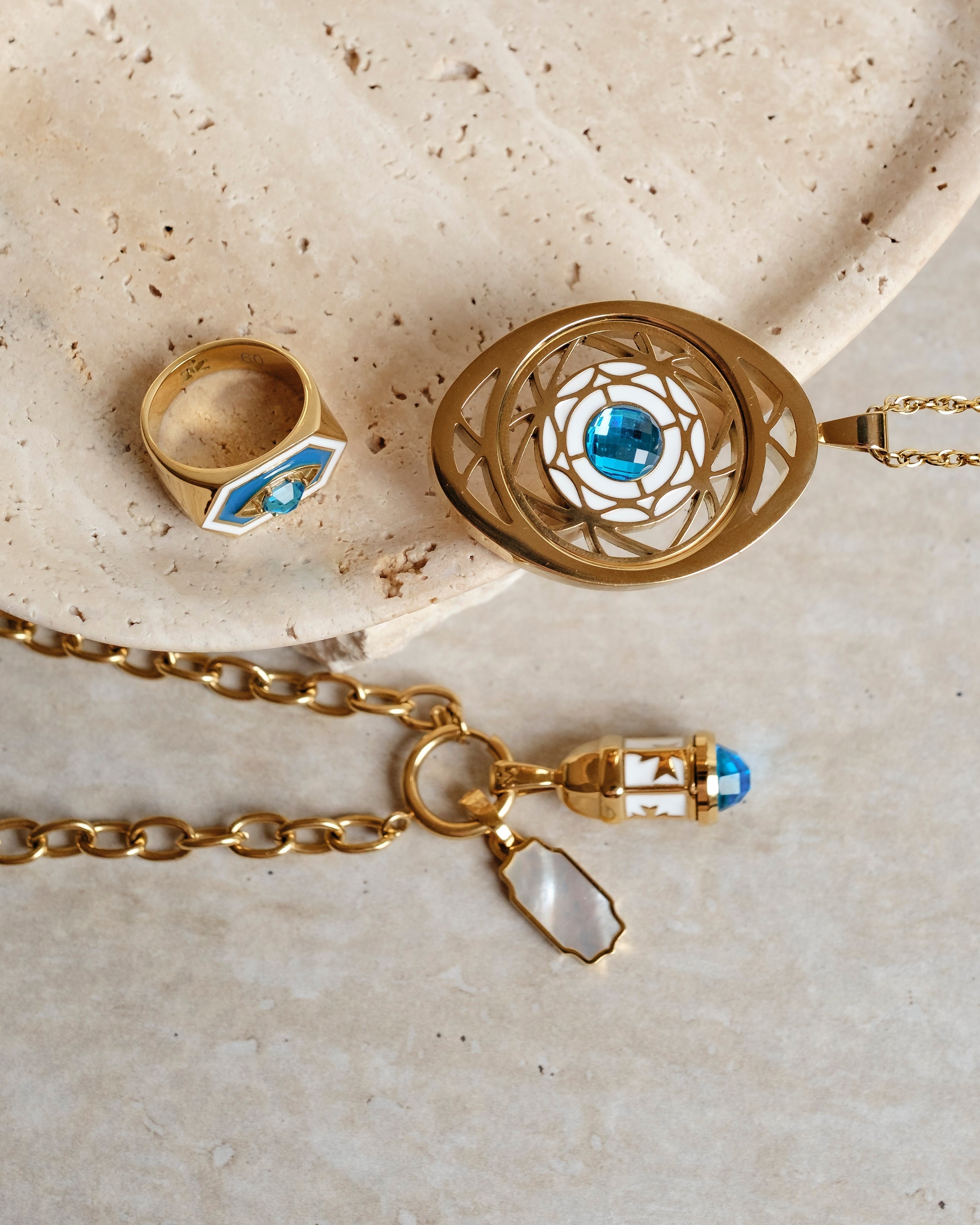 A Gift Guide for All Your Loved Ones