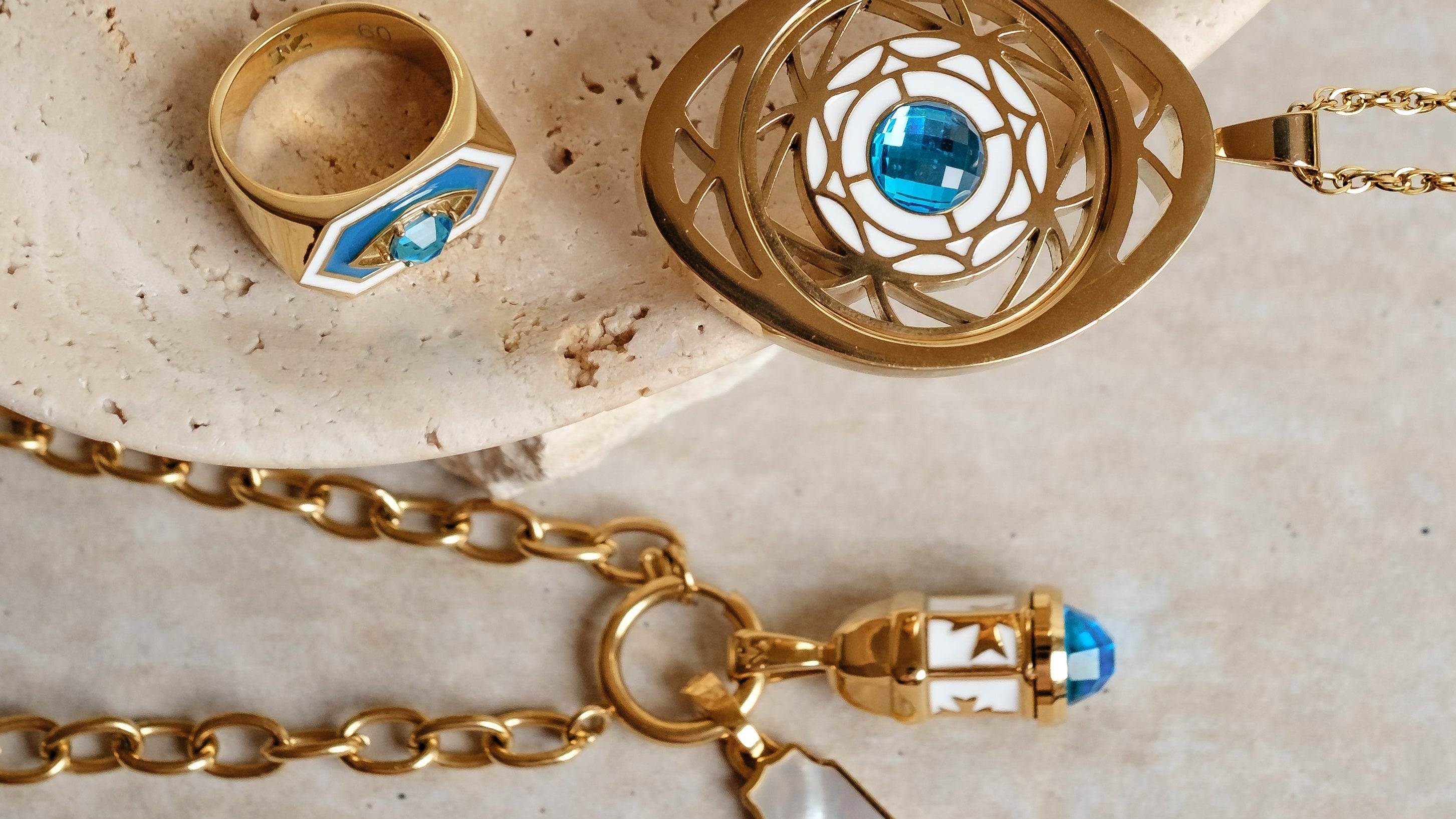 A Gift Guide for All Your Loved Ones