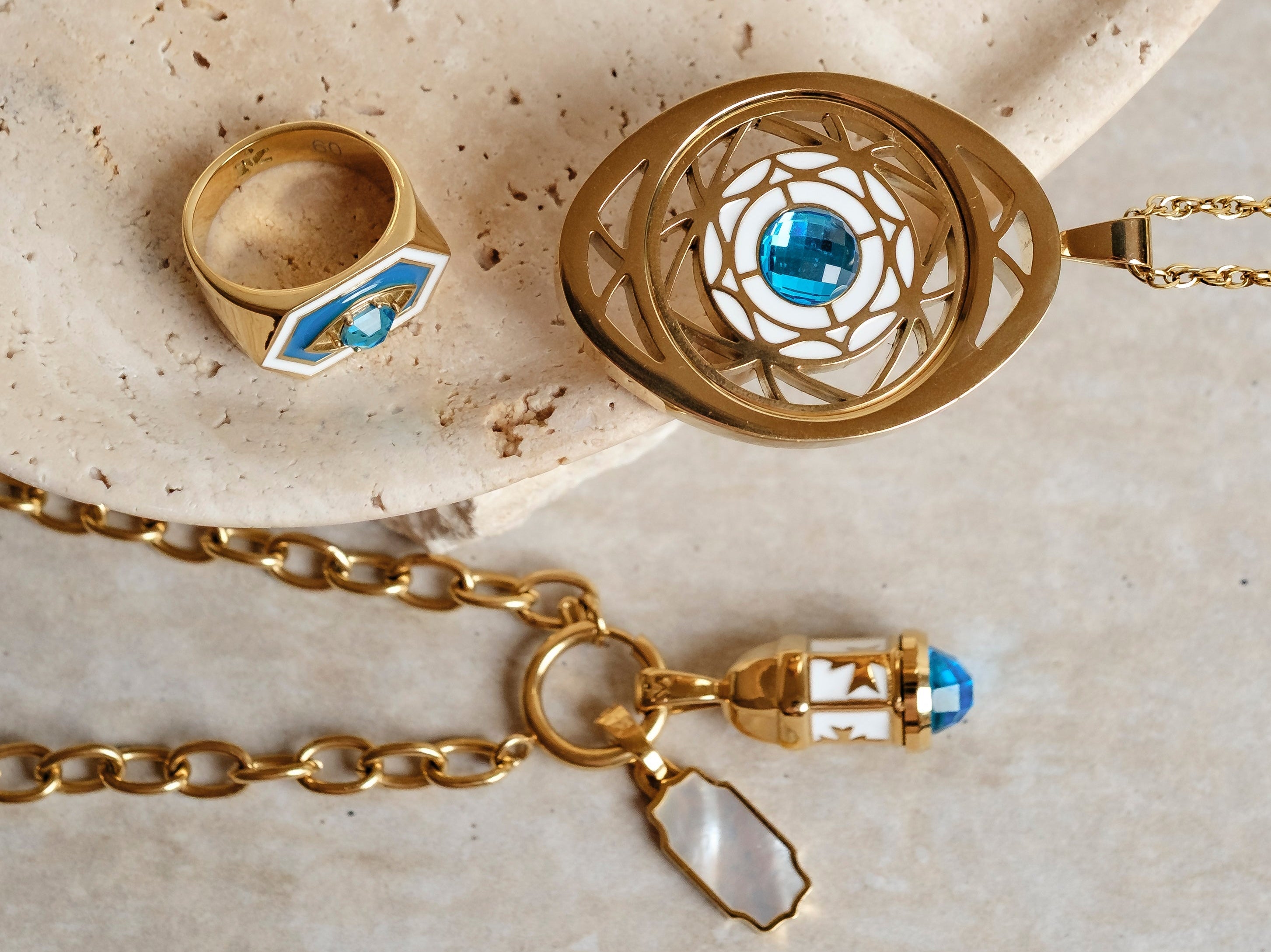 A Gift Guide for All Your Loved Ones