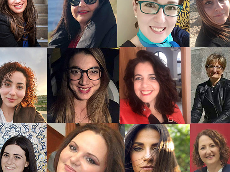MVINTAGE HONOURS 50 SUPERHERO WOMEN