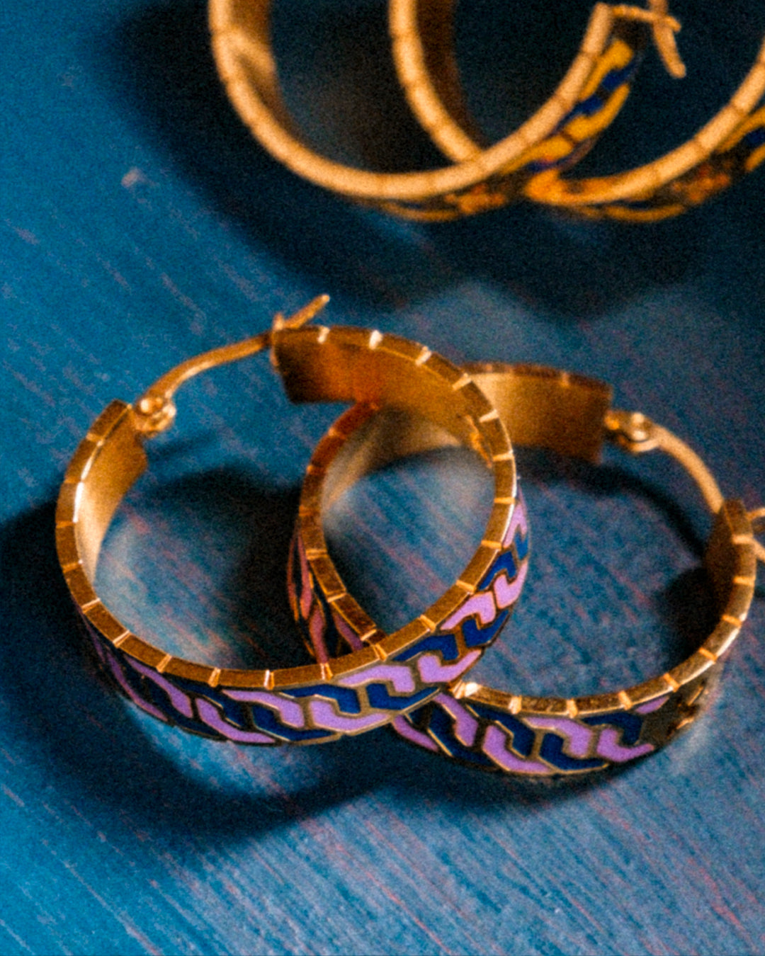 How to choose earrings based on your face shape