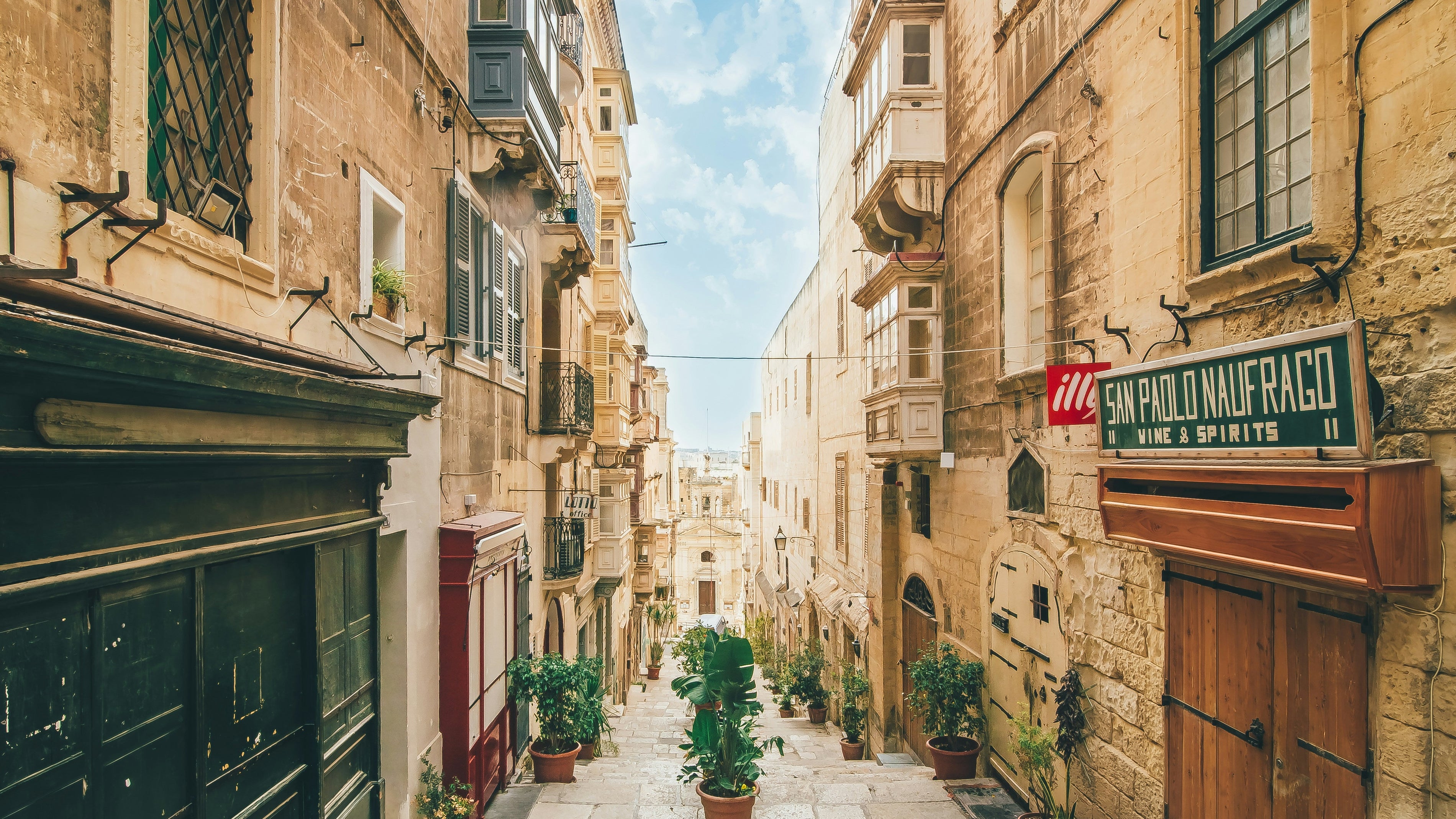 Your guide to jewellery shops in Valletta