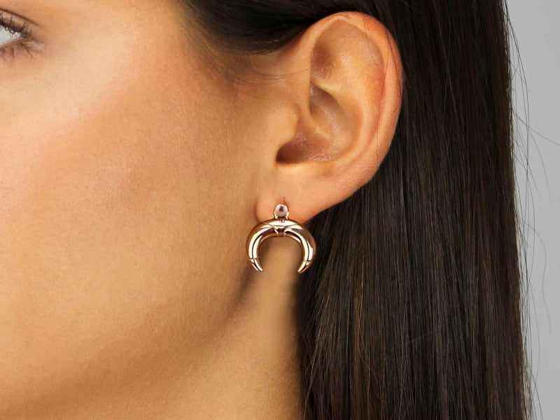 A NEW WAY TO STYLE YOUR FAVOURITE PENDANTS