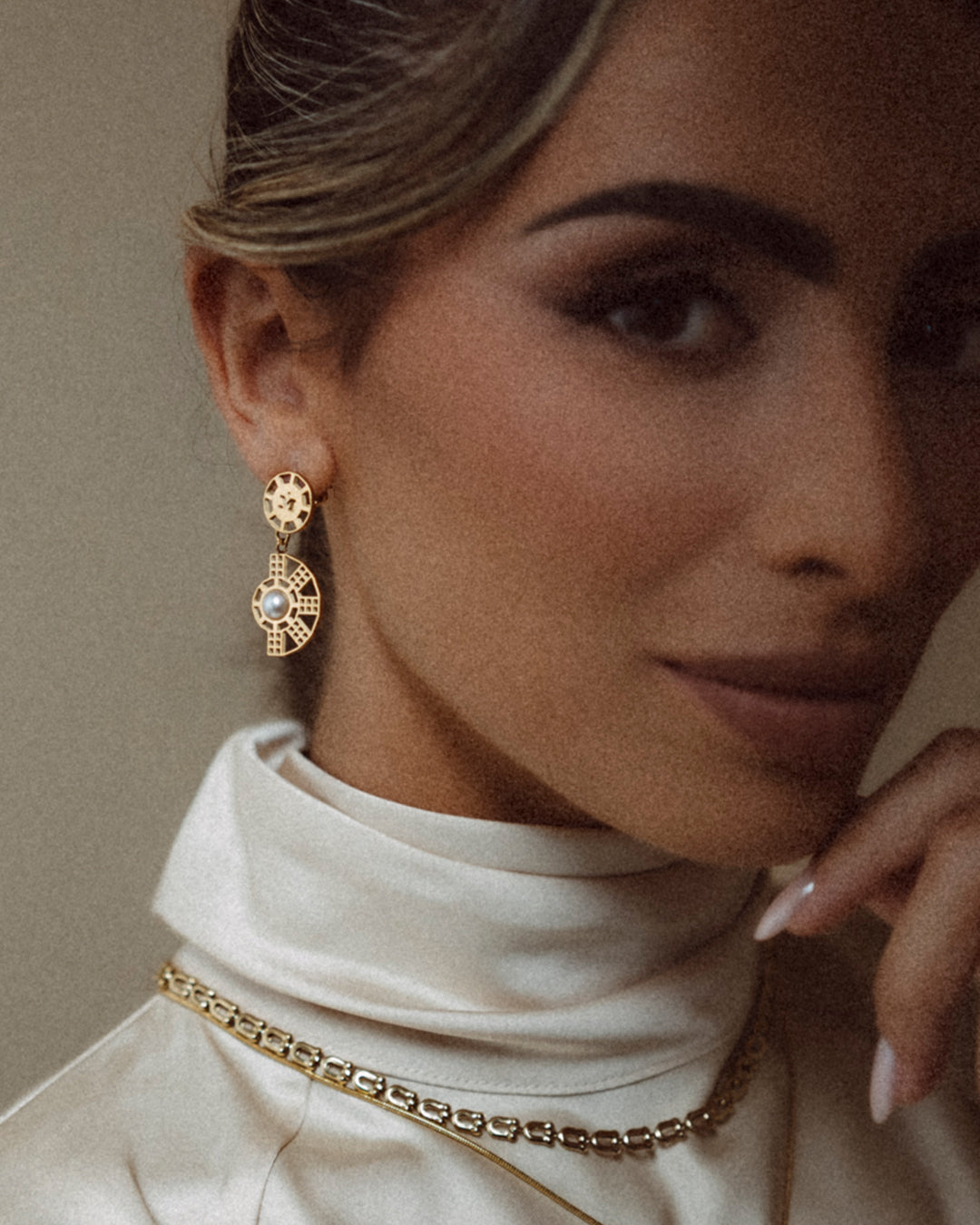 Mithna Dangling Earrings