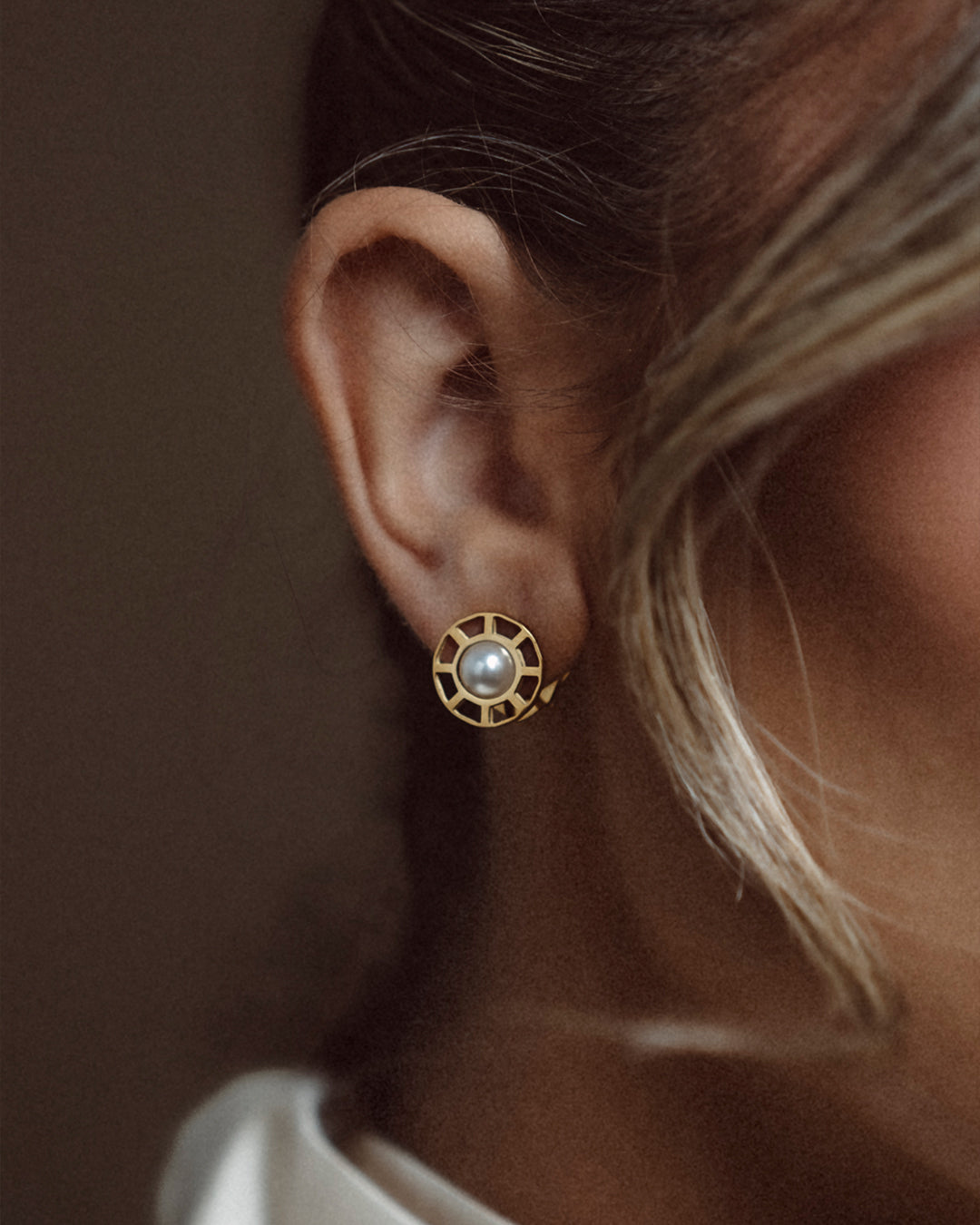 Mithna Stud Earrings