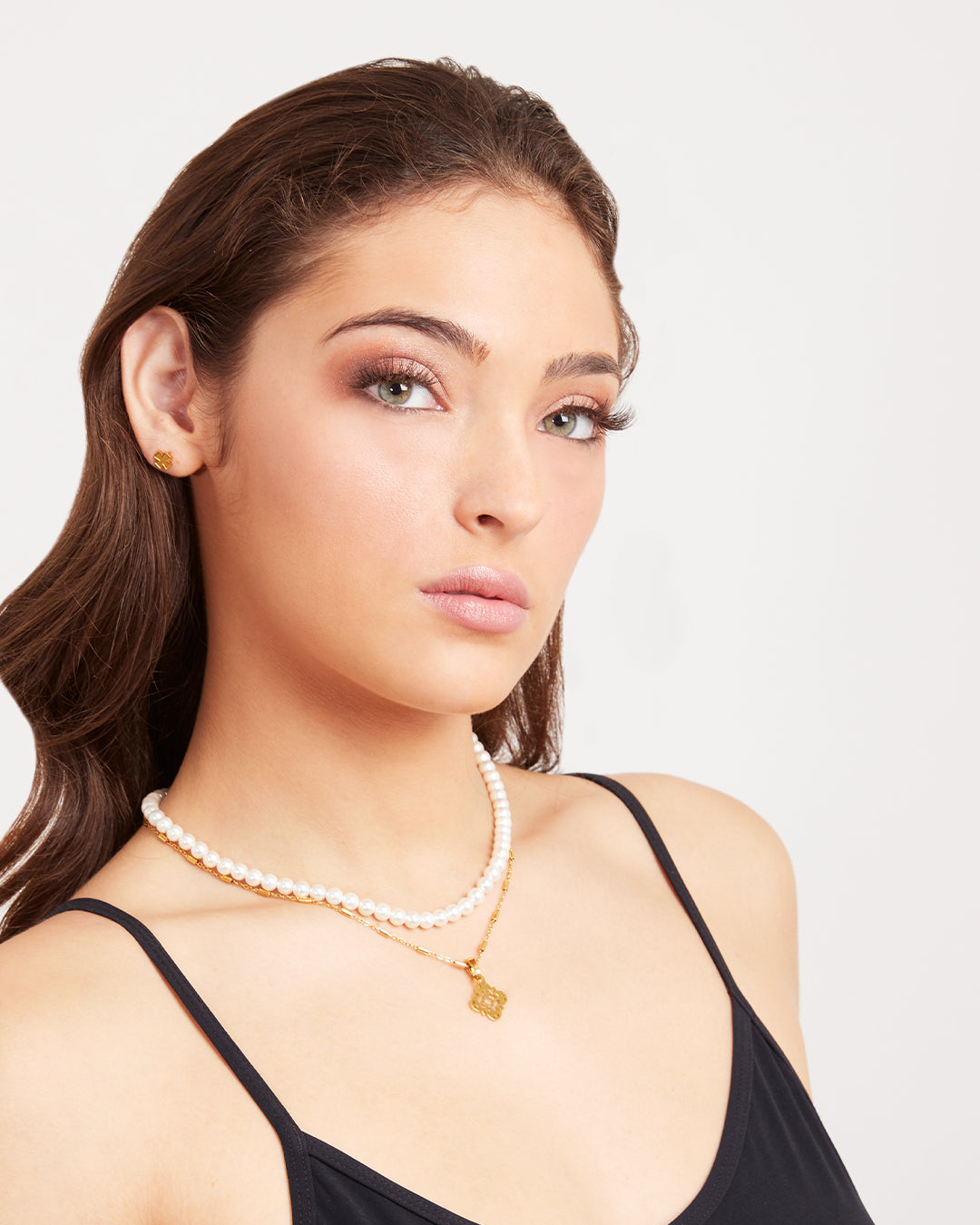 Dainty Bizzilla Pendant, Gold
