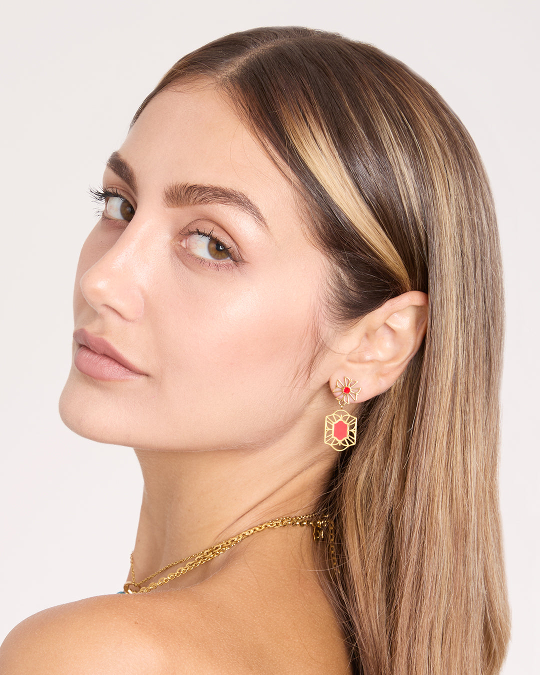 Red Adventure Cospicua Bieb Dangling Earrings