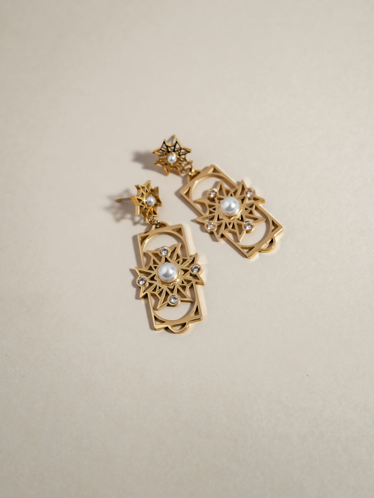 Timeless Pearl Kavallieri Dangling Earrings