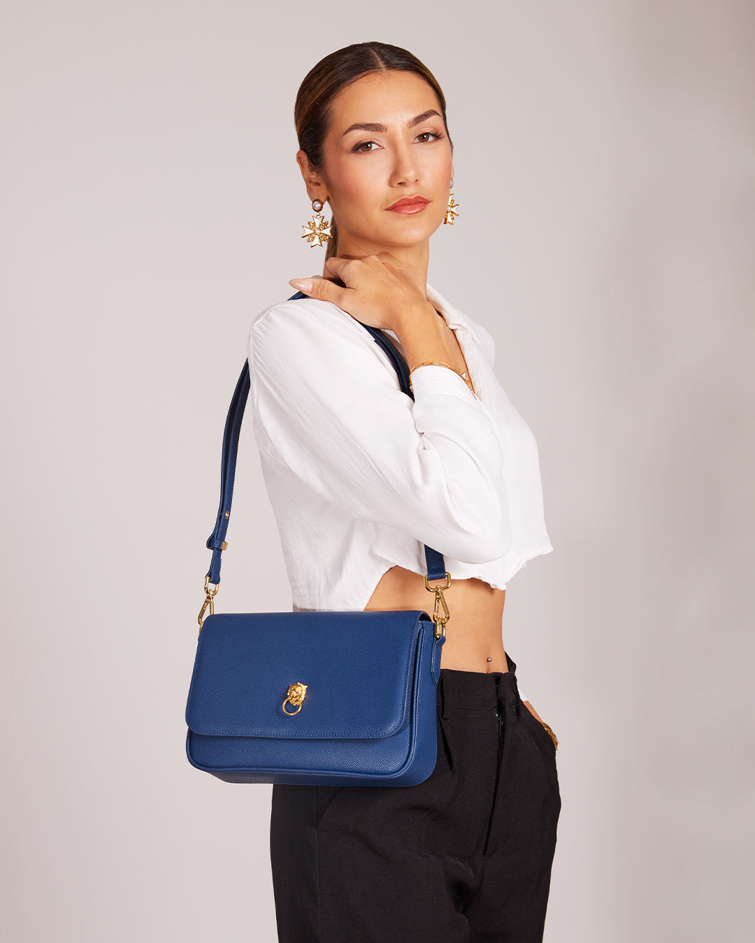 Blue Bloom Lion Ħabbata Handbag