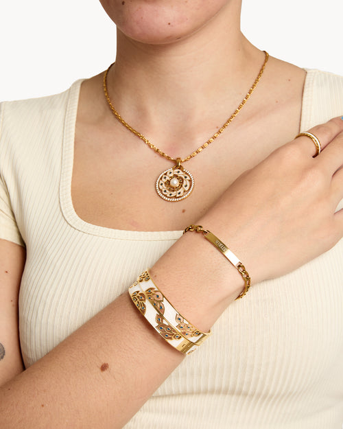Protection White Feather Wreath Bangle