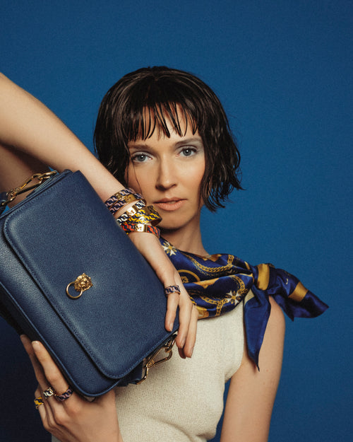 Blue Bloom Lion Ħabbata Handbag