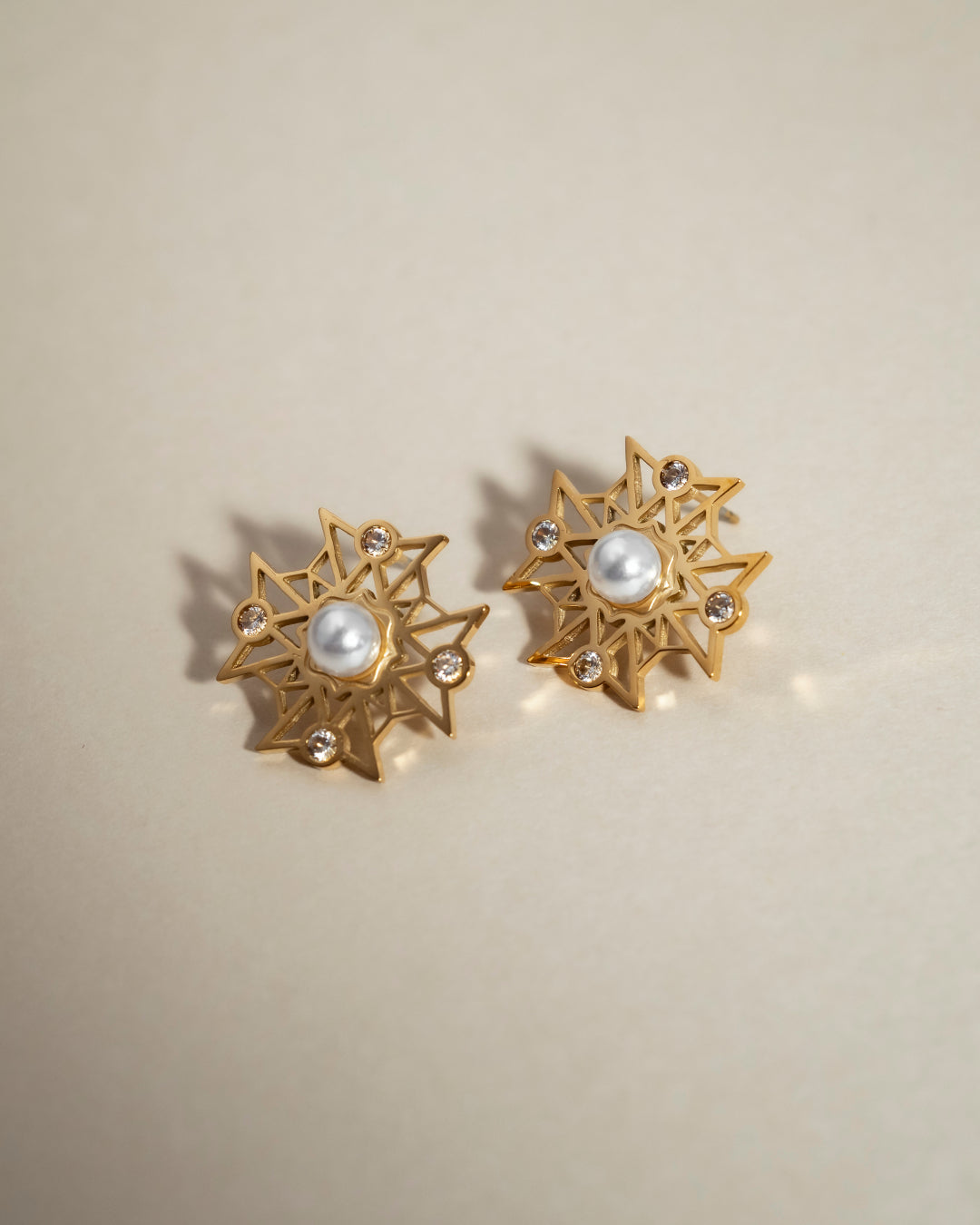 Timeless Pearl Kavallieri Stud Earrings