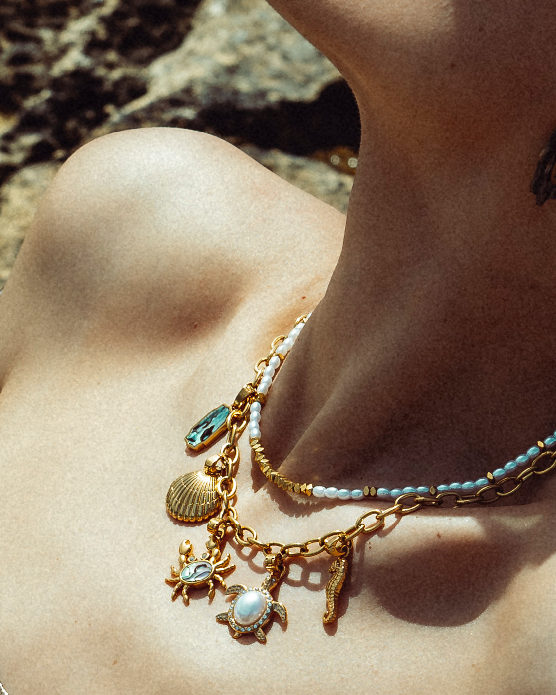 Lucky Vibes Pendant, Gold