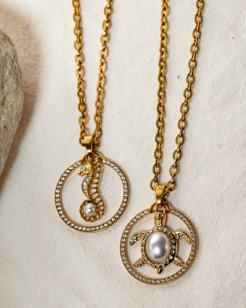 Timeless Pearl Seahorse Halo Necklace Set