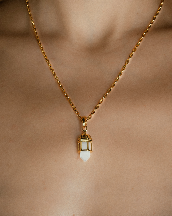 Gardjola White Cat Eye Pendant