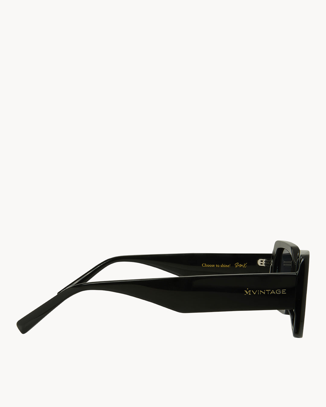 Sarah's Chic Black Sunglasses