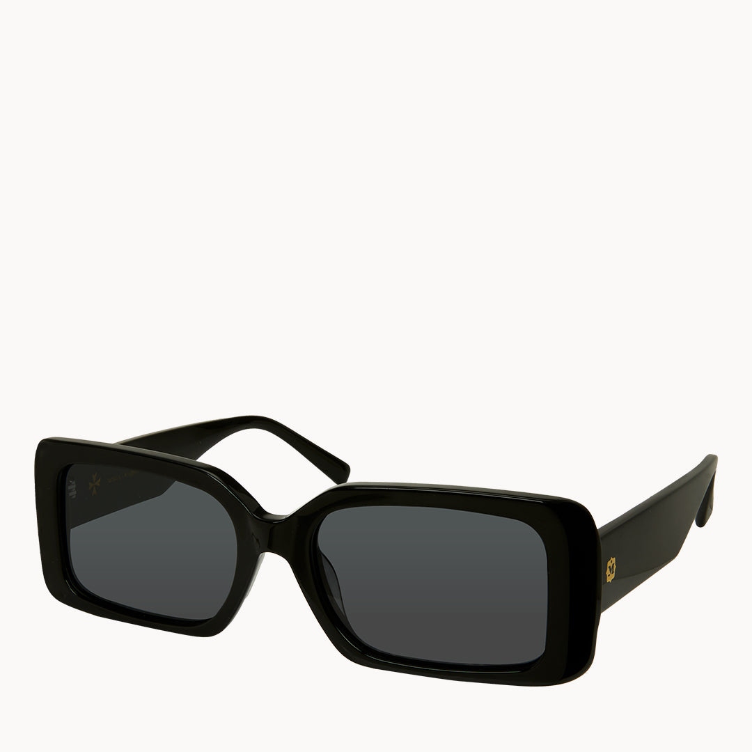 Sarah's Chic Black Sunglasses