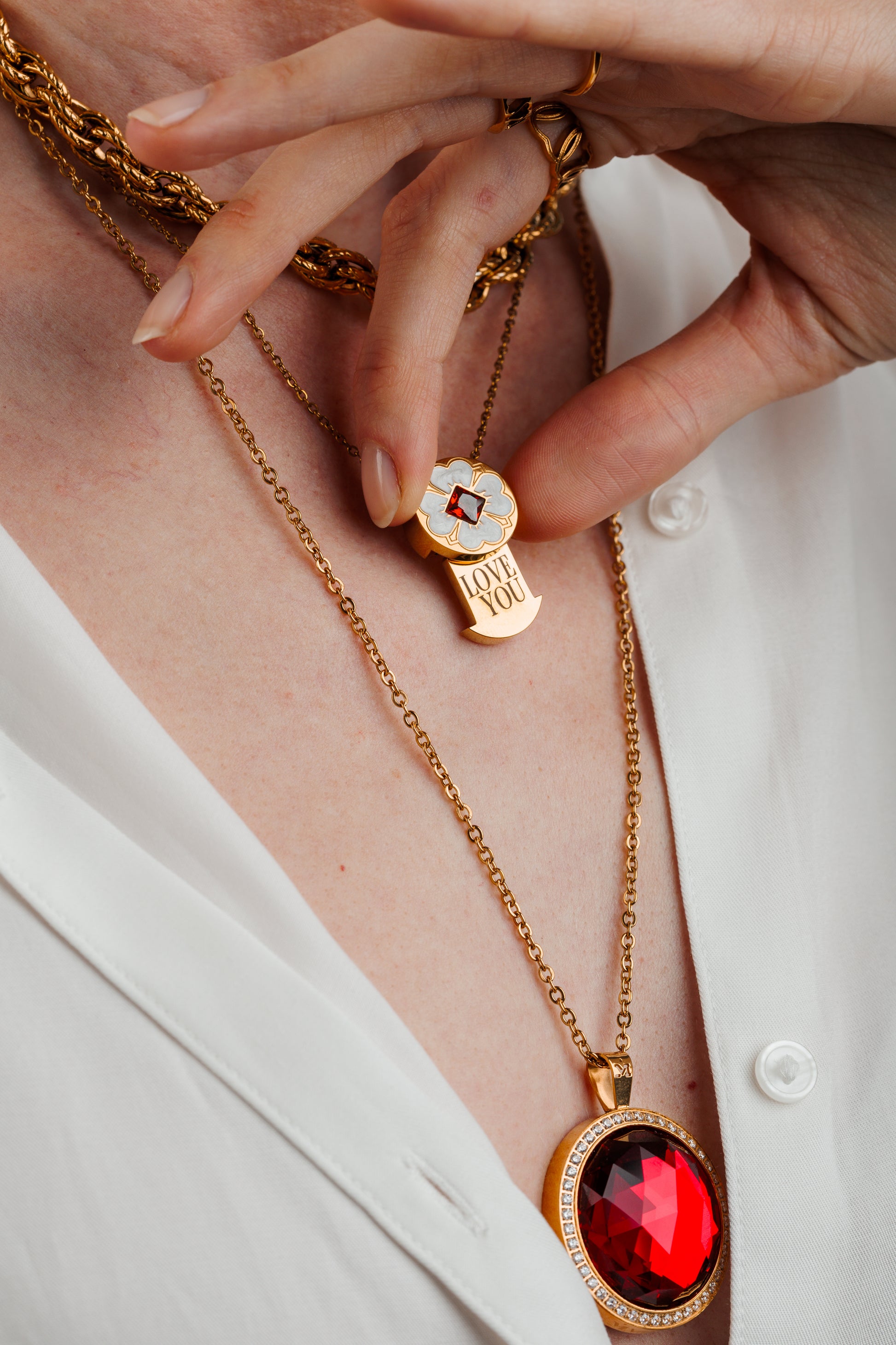 Lucky Love White Flower Engraveable Locket Necklace
