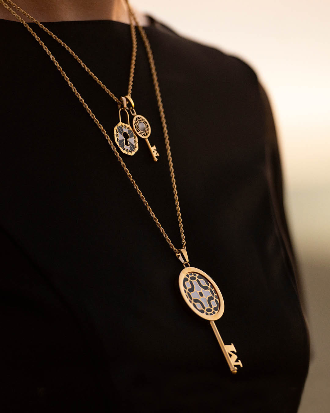Kanċell Muftieħ Faith Stone Pendant, Gold