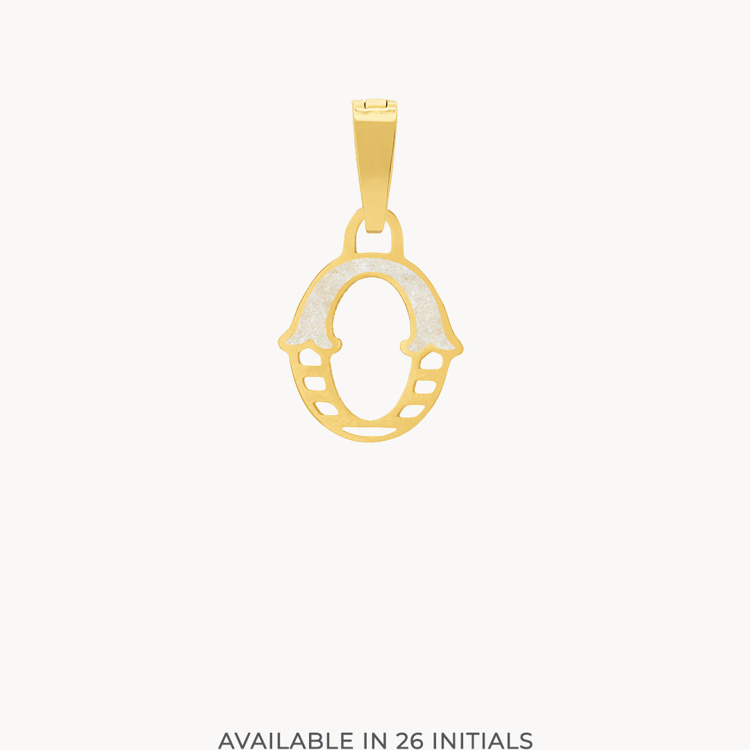 O Dainty Siġill Initial Pendant