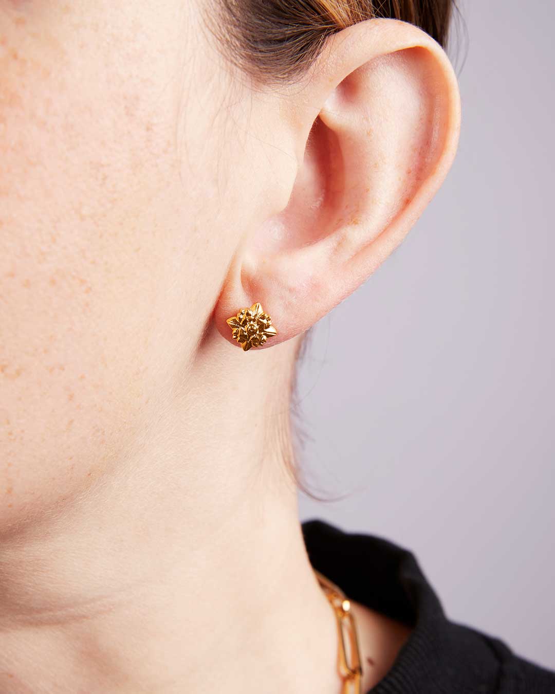 Festa Fjura Stud Earrings, Gold