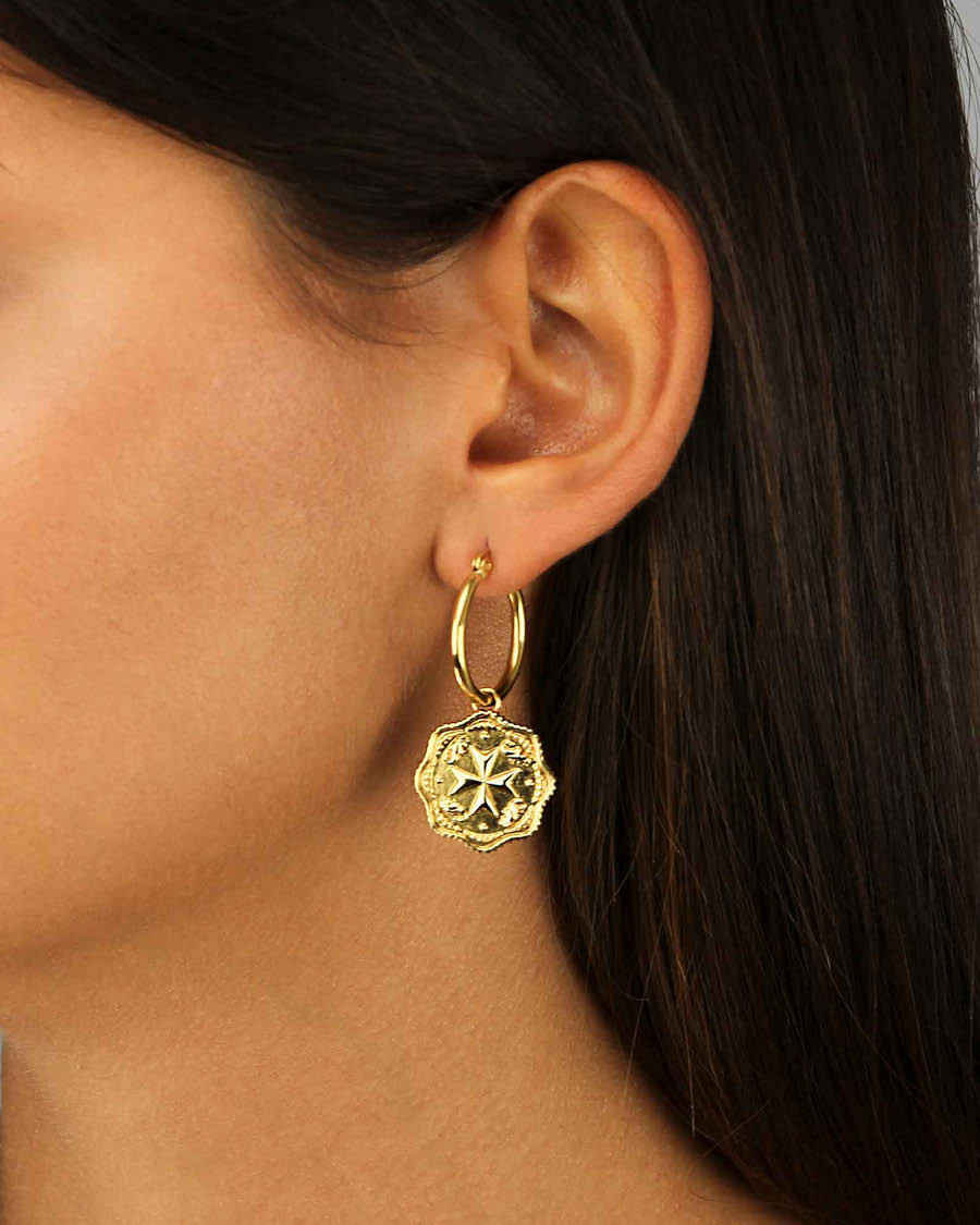 Two Mils Munita Pendant, Gold