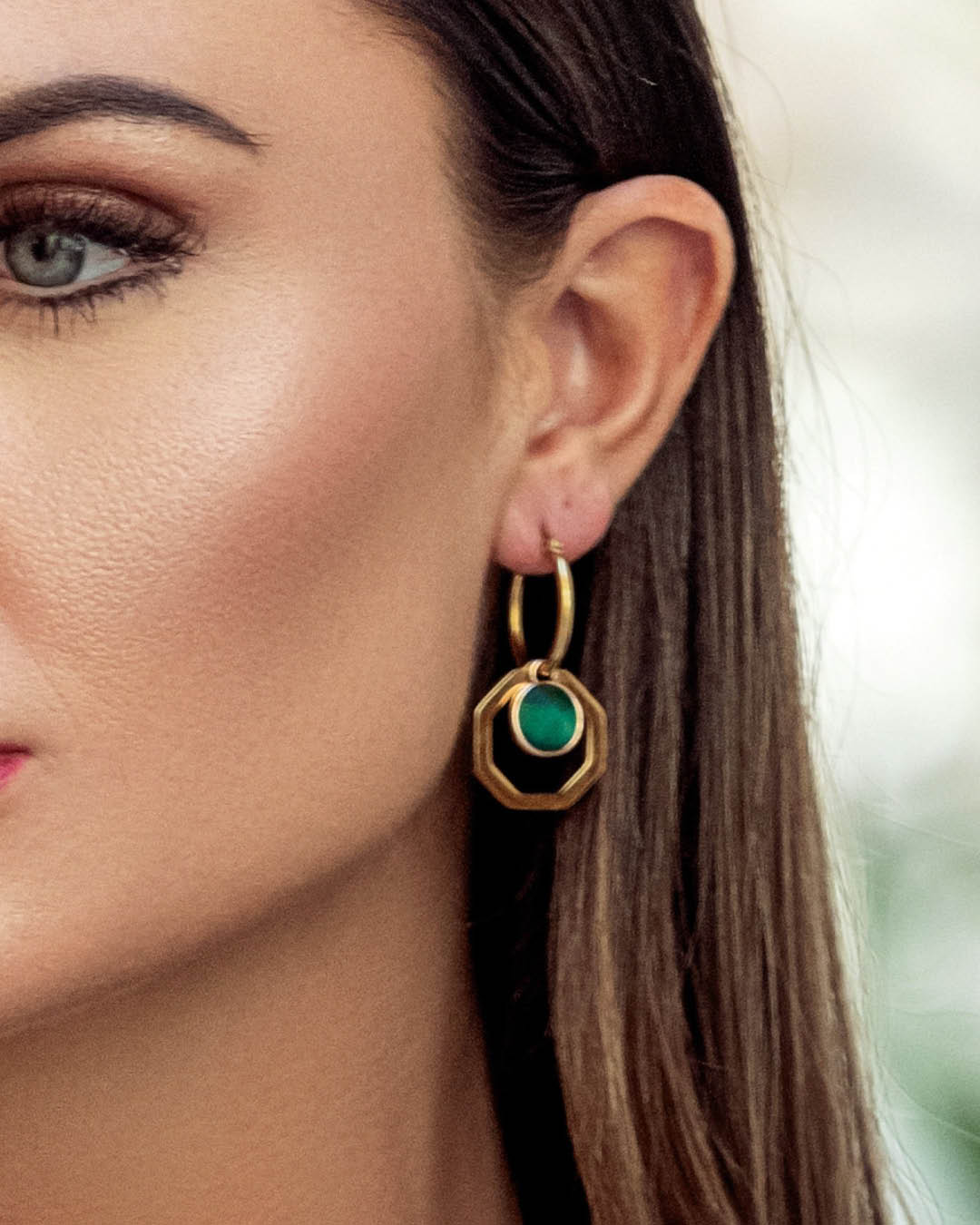 Confidence Stone Emerald Cateye Ħabbata Earring Pendants, Gold