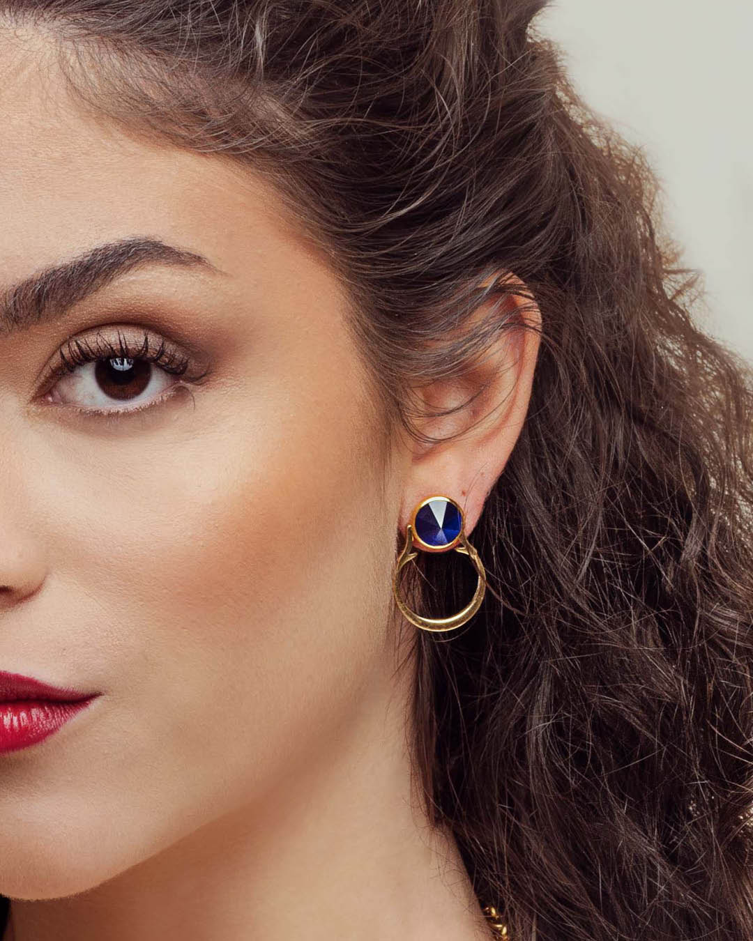 Perseverance Stone Blue Cateye Ħabbata Stud Earrings, Gold