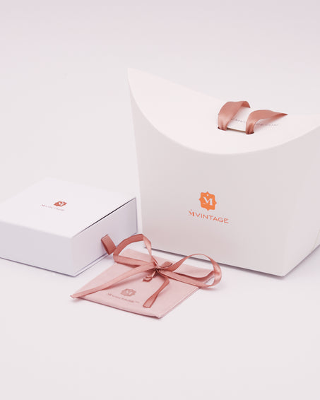 Πέτρα προστασίας Mother Pearl Dainty Statement μενταγιόν, χρυσό
