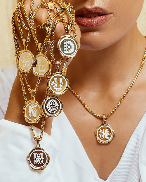 W Siġill Initial Pendant